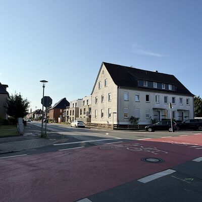 Am 20. Juli startet das Deckensanierungsprogramm in der Windm&uuml;hlenstra&szlig;e - hier Kreuzungsbereich Am Holzhof.