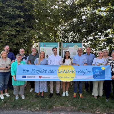 Bild vergr&ouml;&szlig;ern: Gemeinsam auf den Spuren der Vergangenheit - auch Dank F�rderung der LEADER-Region �Aller-Fuhse-Aue�.