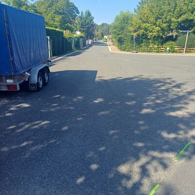 Ab dem 31. August bekommt die Stra&szlig;e &raquo;Am Kiefernbusch&laquo; eine neue Fahrbahndecke.