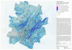 Bild vergr&ouml;&szlig;ern: Stadtkarte mit blau markierten Flie&szlig;wegen und &Uuml;berflutungsfl&auml;chen sowie Legende am rechten